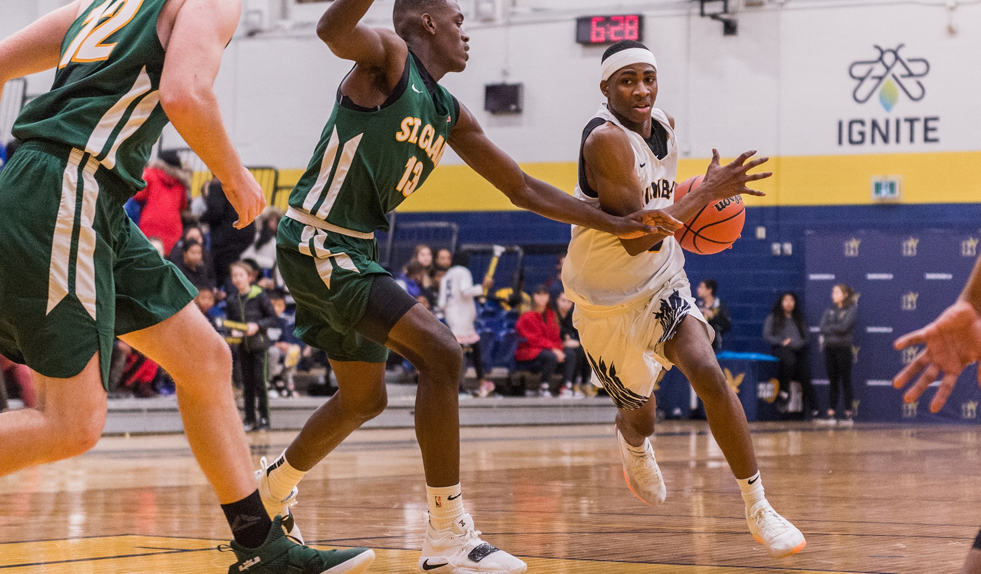 BALANCED ATTACK LEADS No. 3 MEN'S BASKETBALL PAST ST. CLAIR, 100-71