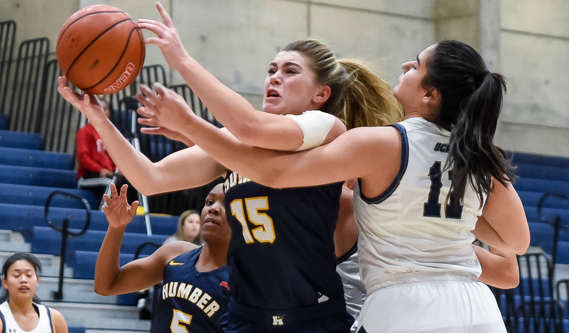 No. 11 WOMEN'S BASKETBALL WIN SIXTH STRAIGHT WITH ROAD WIN OVER UTM, 69-56