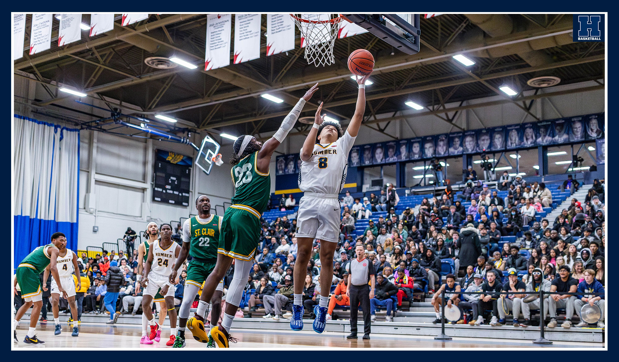 No. 4 Men's Basketball edges out top-ranked St. Clair