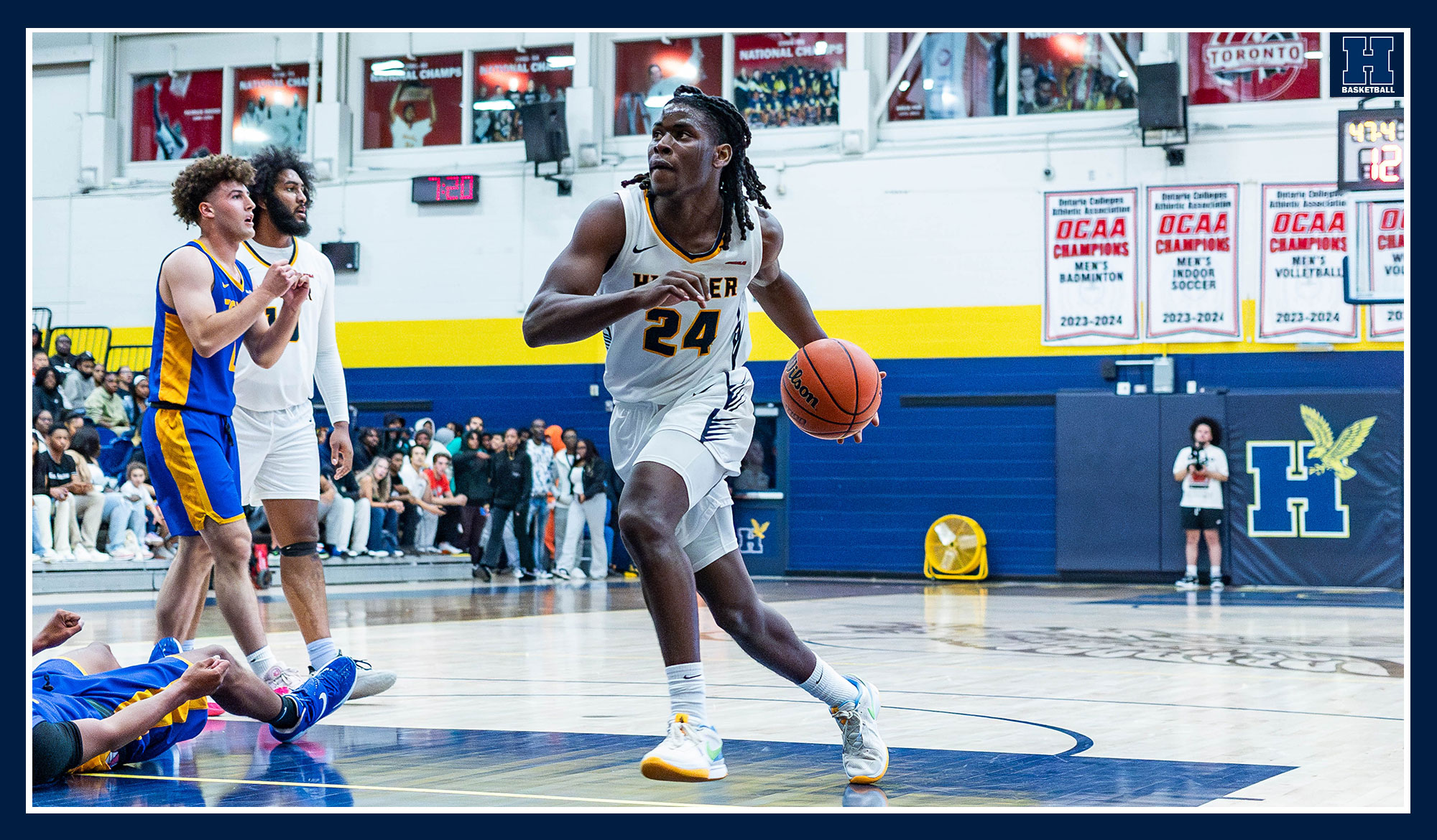 Men's Basketball defeats Sheridan on the road