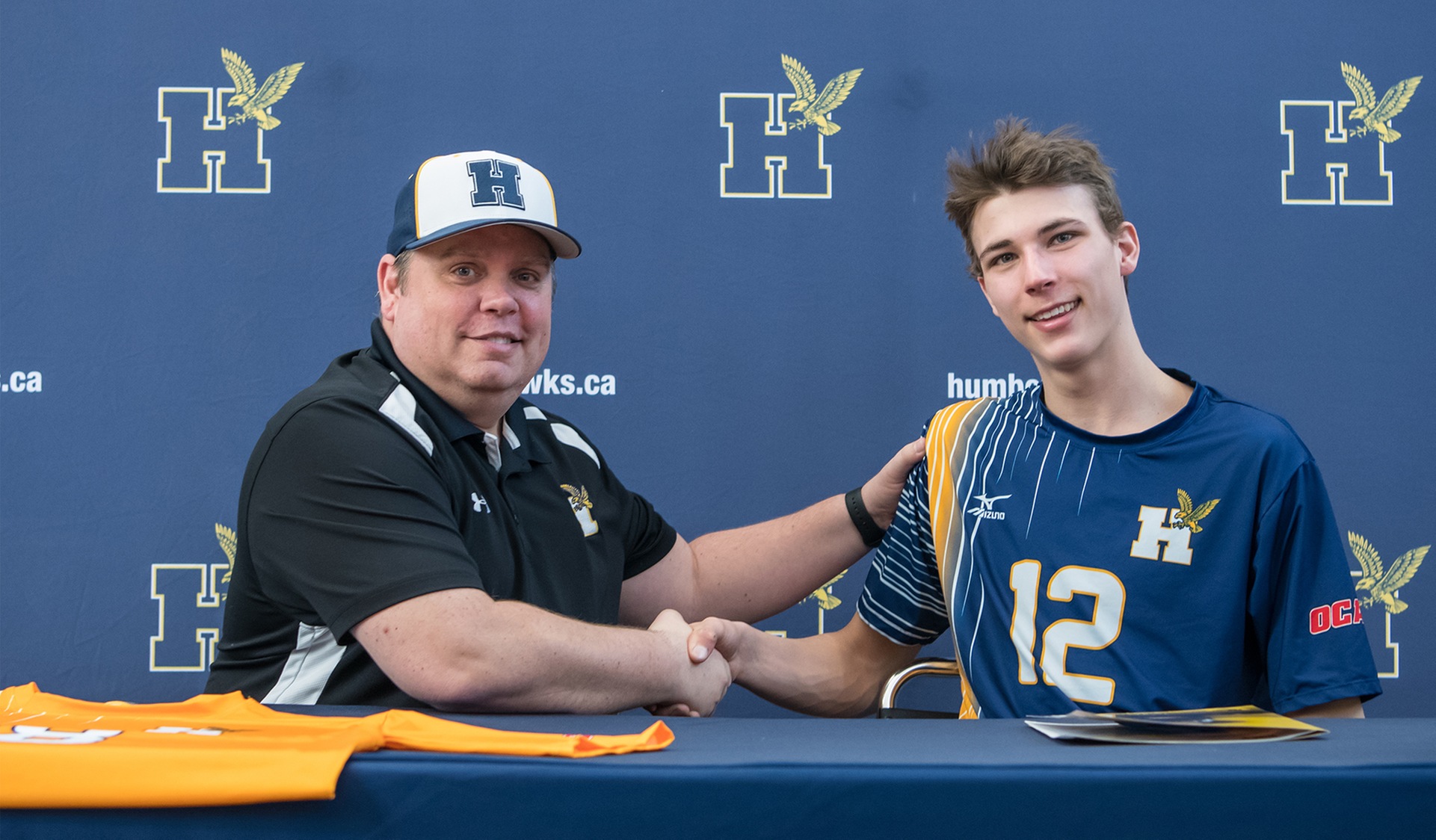 MEN'S VOLLEYBALL ADDS DYNAMIC MIDDLE TO 2018 CLASS