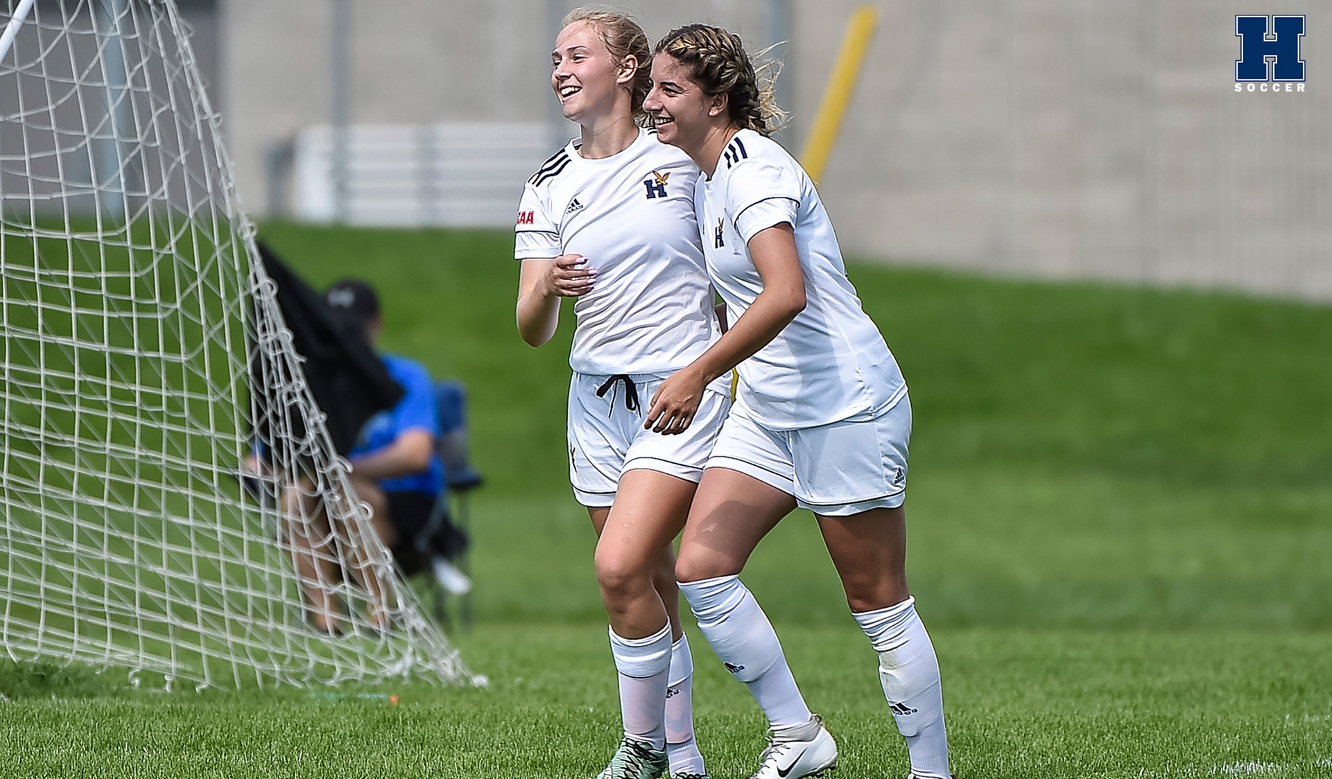 Women’s Soccer Picks Up Six Points on the Weekend